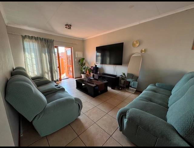 3 BEDROOM TOWNHOUSE FOR SALE IN GLEN MARAIS